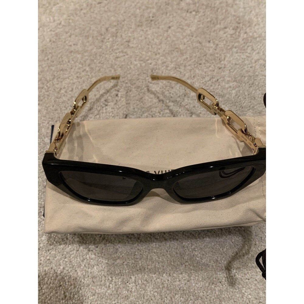 Louis Vuitton Women's My LV Chain Sunglasses Cat Eye Z1473E Box Dust Bag - Picture 2 of 12